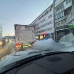 Грузовик перекрыл движение на Гвардейской